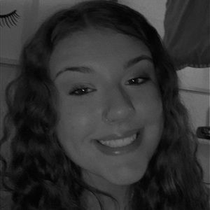 Meet your Posher, Izzy